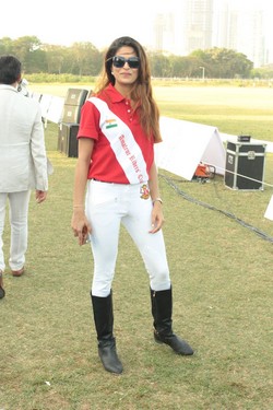 Parvathy Omanakuttan Photos